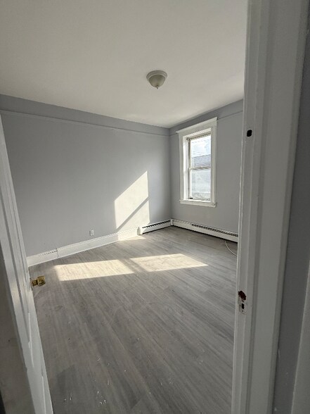 Building Photo - 190 Ackerman Ave