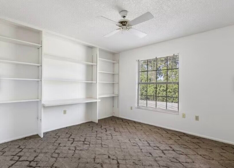 Building Photo - 6004 Courtside Dr