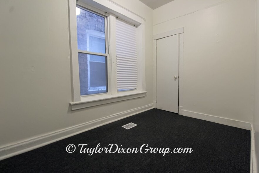 Building Photo - 4249 W Maypole Ave