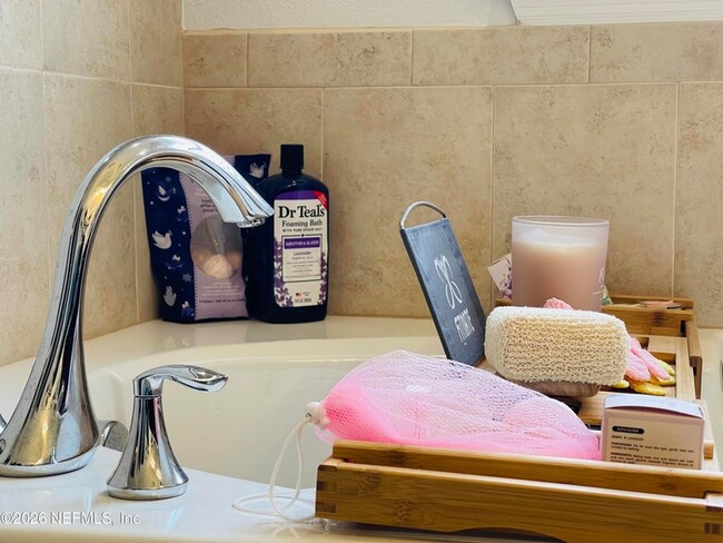 Building Photo - 15792 Bainebridge Dr