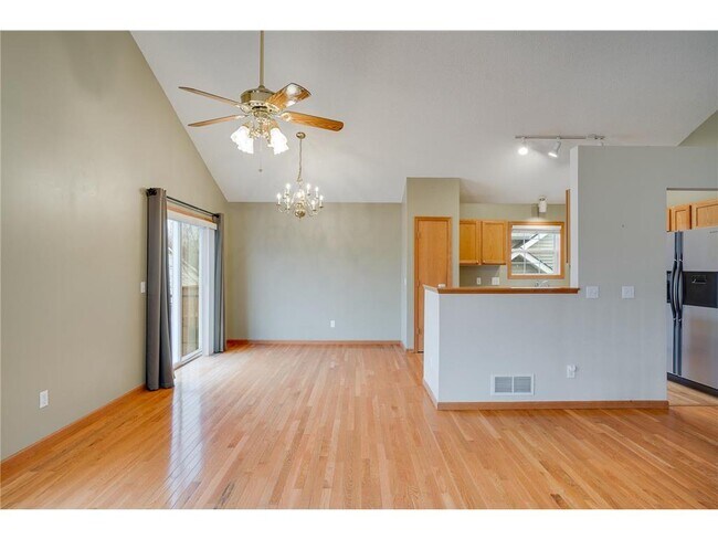 Building Photo - 917 Lindsey Ln