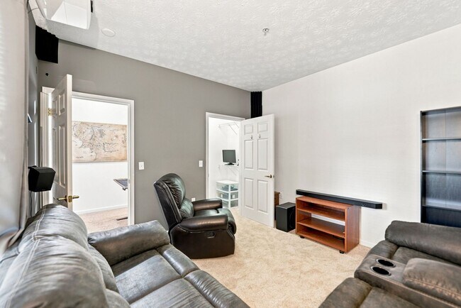 Building Photo - 1201 Stockton Ridge