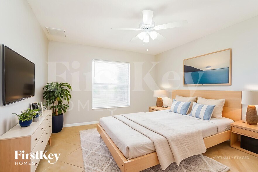 Building Photo - 4709 Nora Ave S