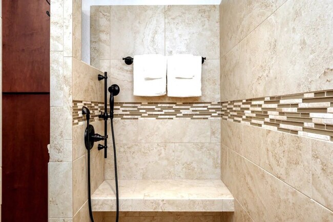 Building Photo - 4639 Paradise Isles