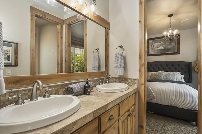 Building Photo - Westside custom home with high end craftsman finishes