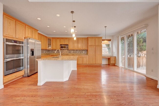 Building Photo - $3,995.00 - 5 Bedrooms, 4 Bathrooms, Single Family Home in Highlands Ranch with Fenced Yard!