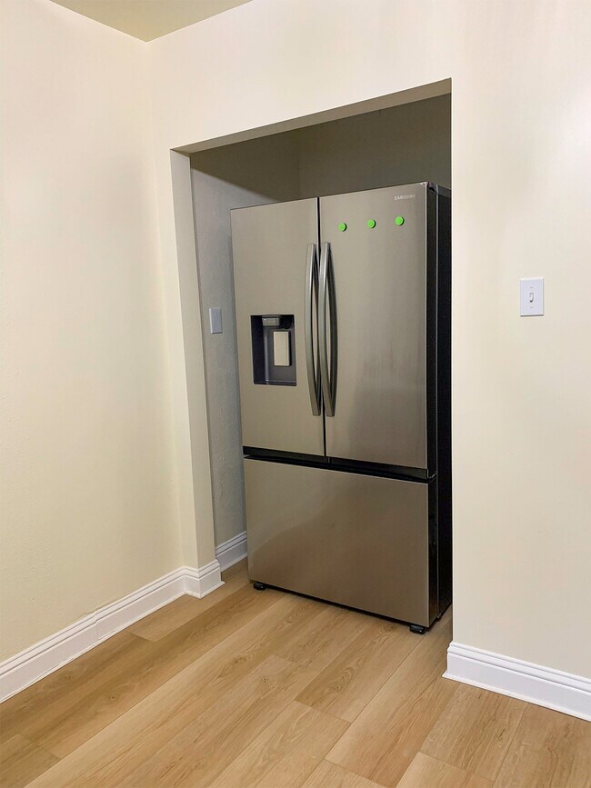 Building Photo - 708 Calvados Ave