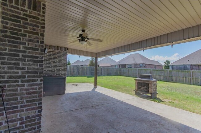 Building Photo - 3411 SW Gibson Ave