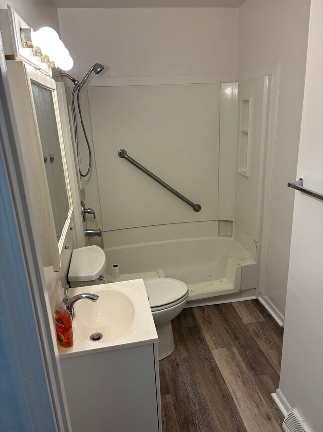 Building Photo - Ashland Home For Rent