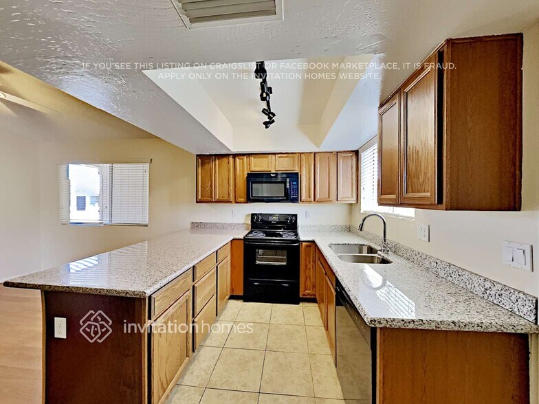 Building Photo - 246 W Kristal Way