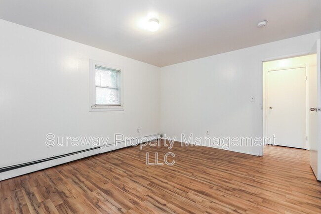 Building Photo - 207 Columbia Ave