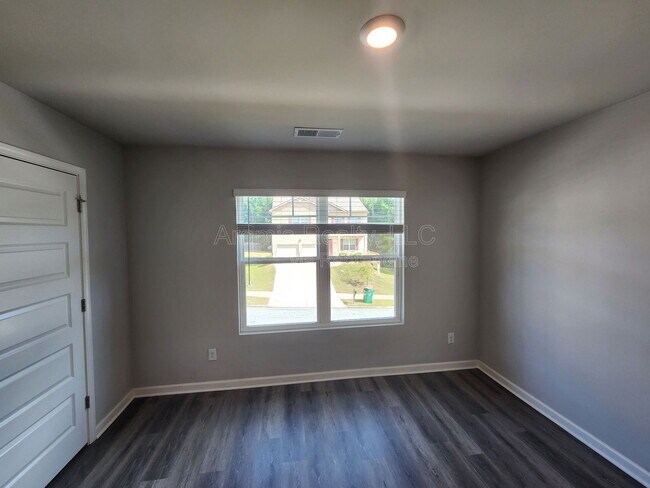 Building Photo - 3774 River Rock Rd