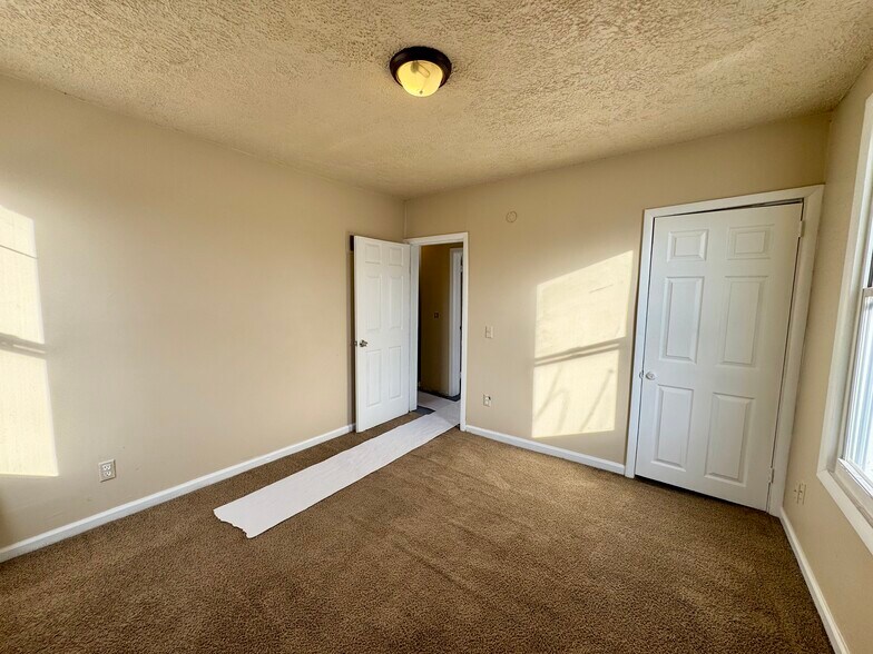 Building Photo - 641 Garfield Ave SW