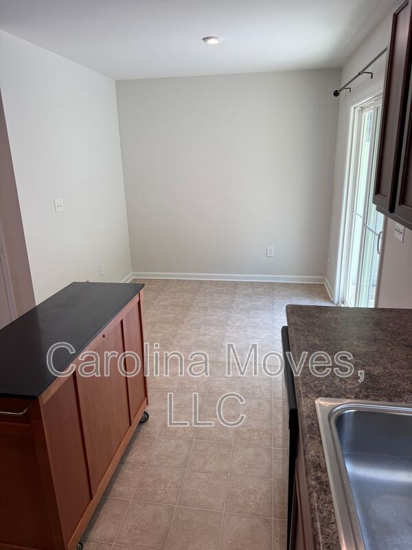 Building Photo - 126A Fernside Ct