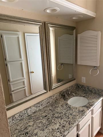 Building Photo - 6628 Fair Oaks Dr