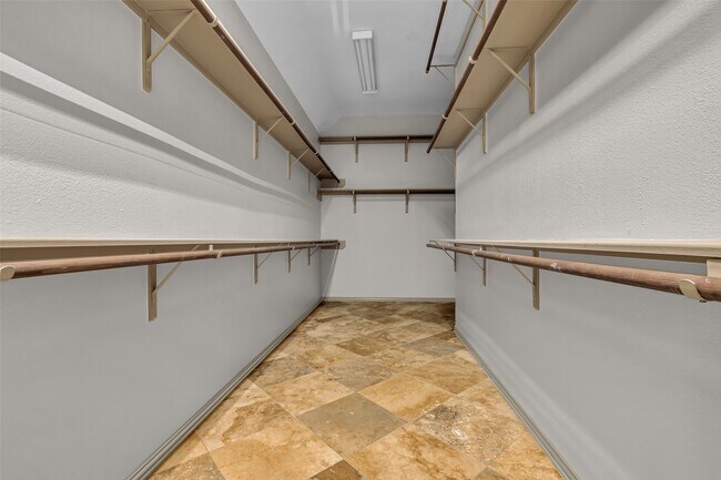 Building Photo - 19309 Whispering Grove E