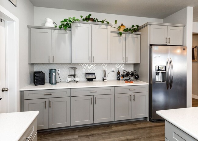 Building Photo - Luxury Ranch-Style Home for Rent | Wolf Ranch | D20 Schools | Pikes Peak Views