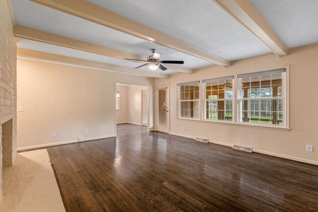 Building Photo - NW, Updated, Wood Floors, SS Appl., Den, D...