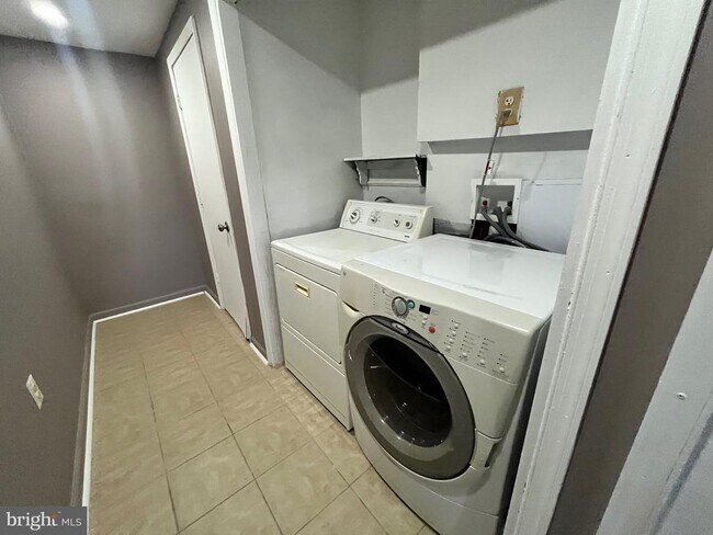 Building Photo - 2927 Wythe Ct