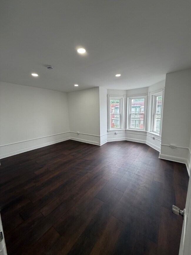 Building Photo - 267 S Potomac St
