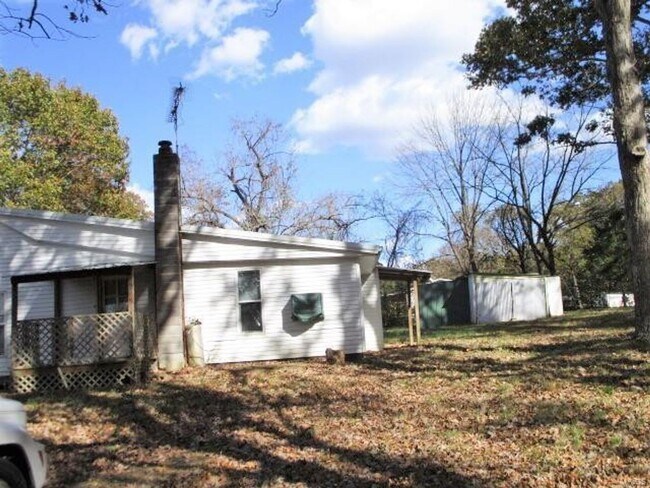 Building Photo - POTOSI - 2 Bedroom Home On 1.1 Acres Close to Town - $599 MONTH / $999 DOWN