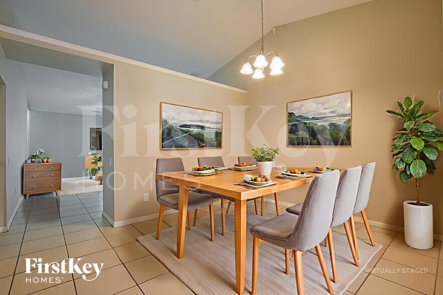 Building Photo - 10524 Cherry Oak Cir