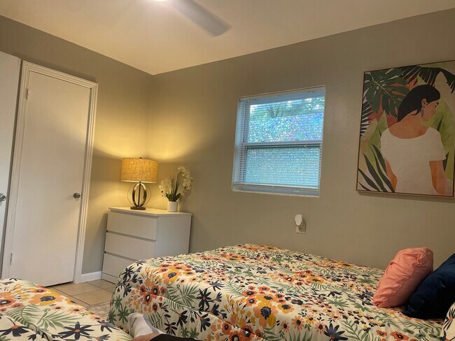 Could work from home, remote workers - 914 NW 40th Ave