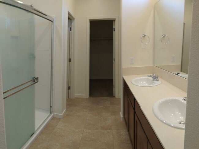 Building Photo - New Townhome in Great Community