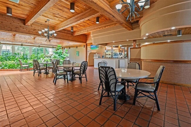 Building Photo - 2000 Towerside Terrace