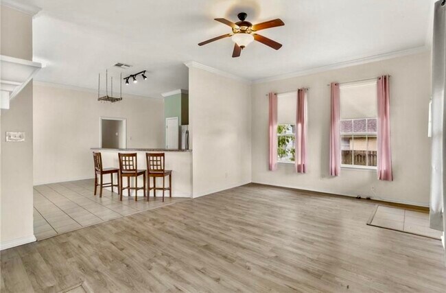 Building Photo - 2424 Lavender St