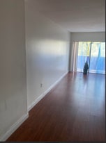 Building Photo - 400 Kings Point Dr