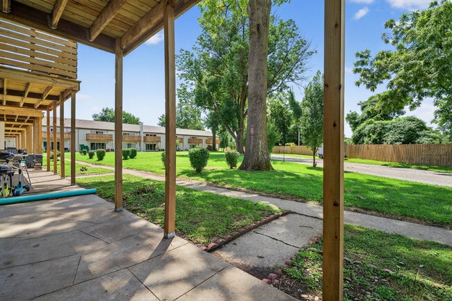 Building Photo - 2713 Center St