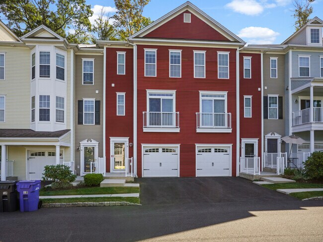 Building Photo - 16 Warrington Round