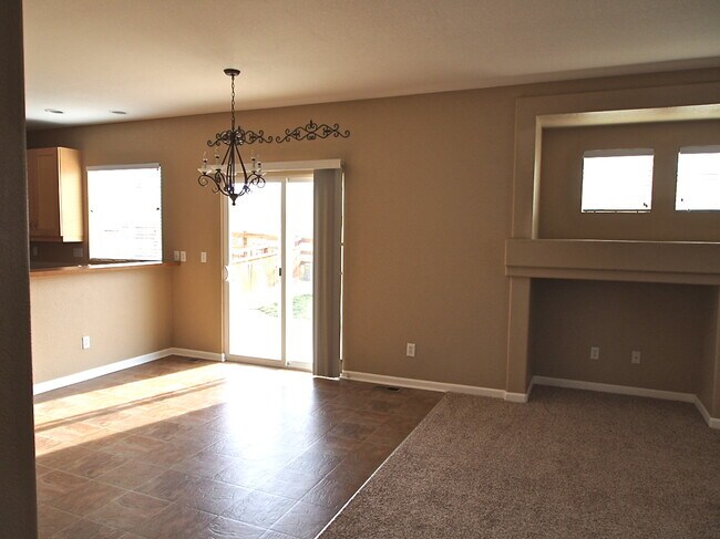 Building Photo - The Meadows Deceptively Spacious w/3BD plus Large Loft! Available Now.