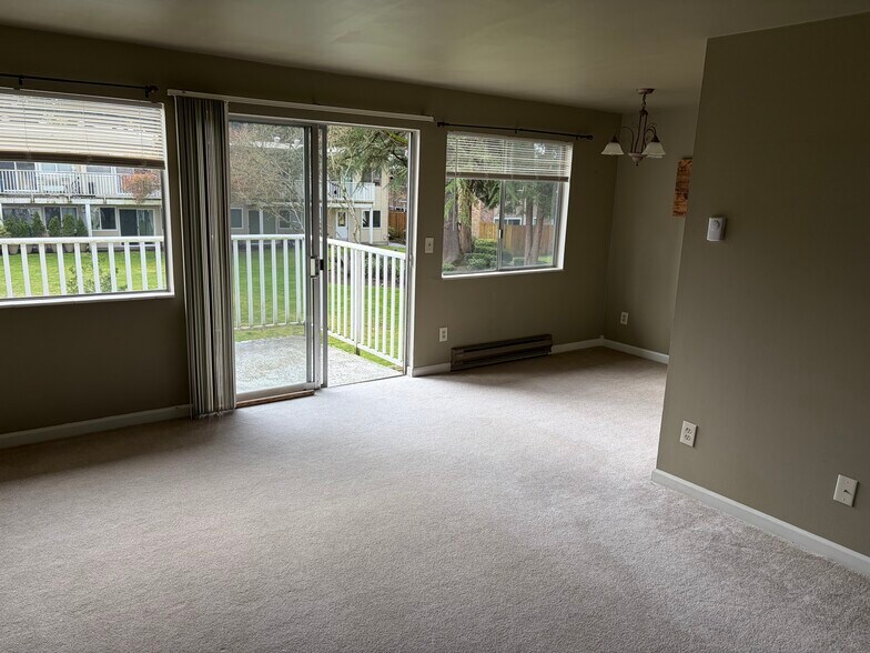 Living Room - 12231 SE 59th St