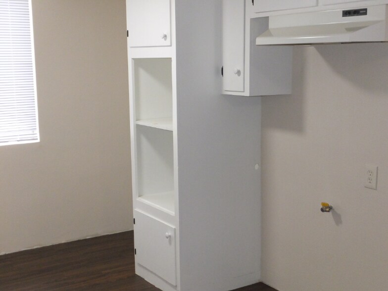 Building Photo - 6890 Paramount Blvd