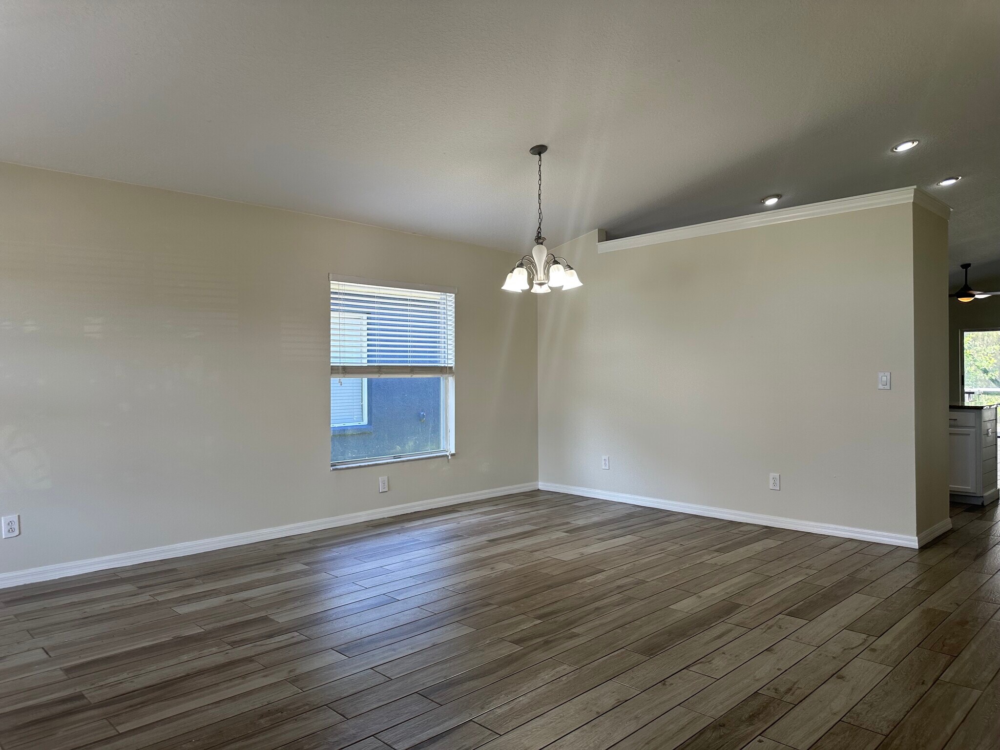 Building Photo - 3145 Dunstable Dr