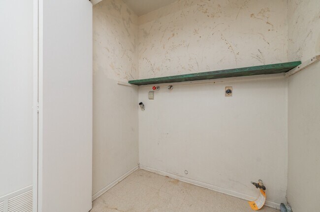 Building Photo - 2533 Colgate Way