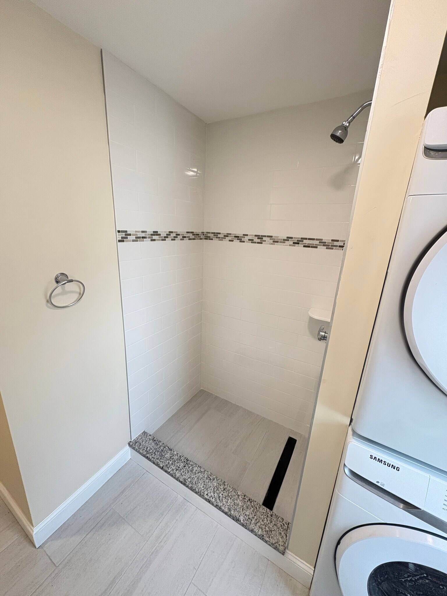 Building Photo - 7 Lowell Cir