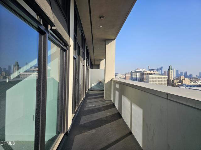 Building Photo - 3223 W 6th St