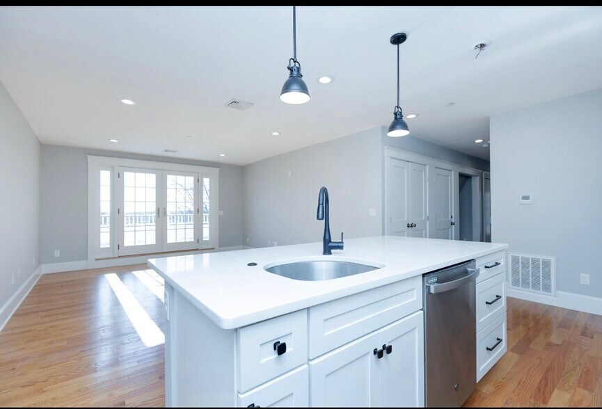 Building Photo - 4 East St