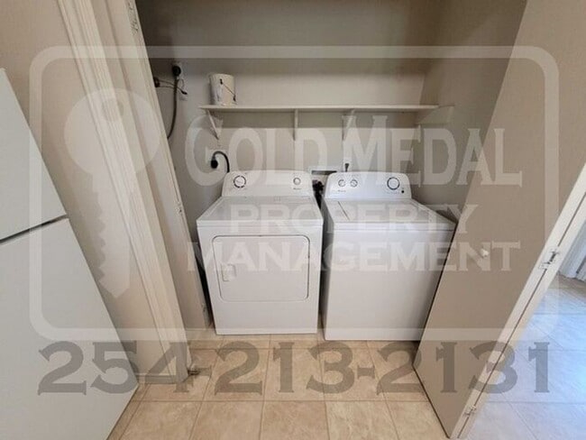 Building Photo - 3710 Malibu Ln