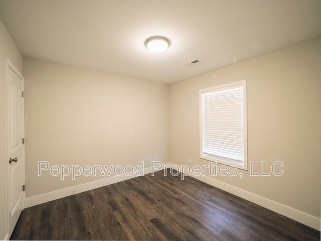 Building Photo - 40 Creekside Ln