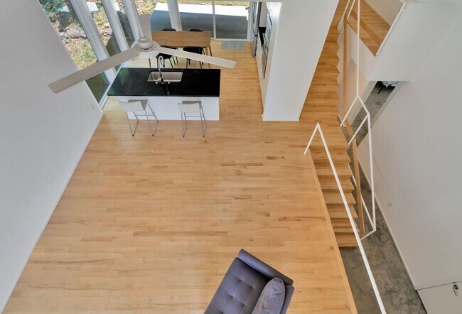 Building Photo - 1124 Heath Dr