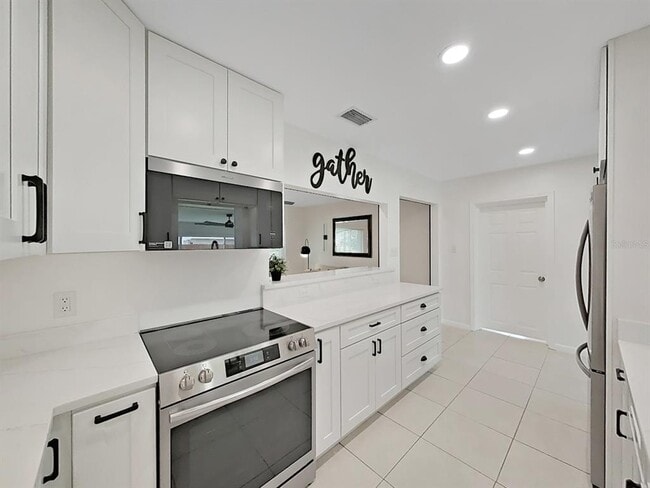 Building Photo - 4610 W Bay Villa Ave