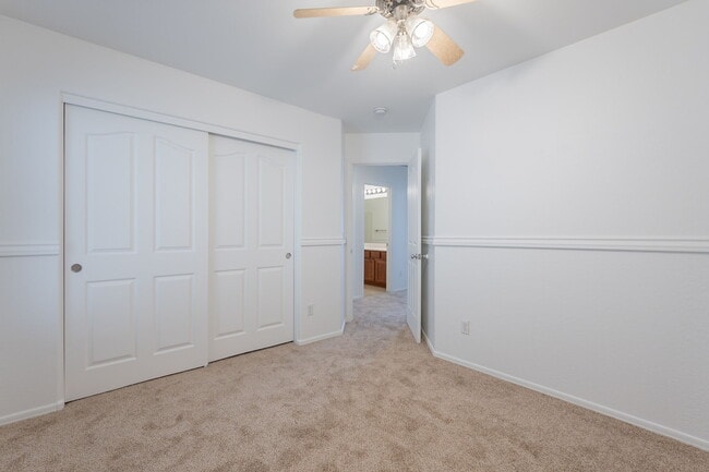 Building Photo - 4500 E Del Rio St