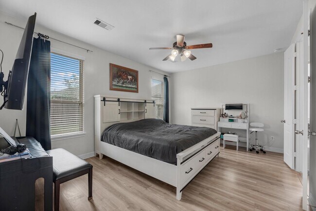 Building Photo - 9714 Sable Canyon Dr