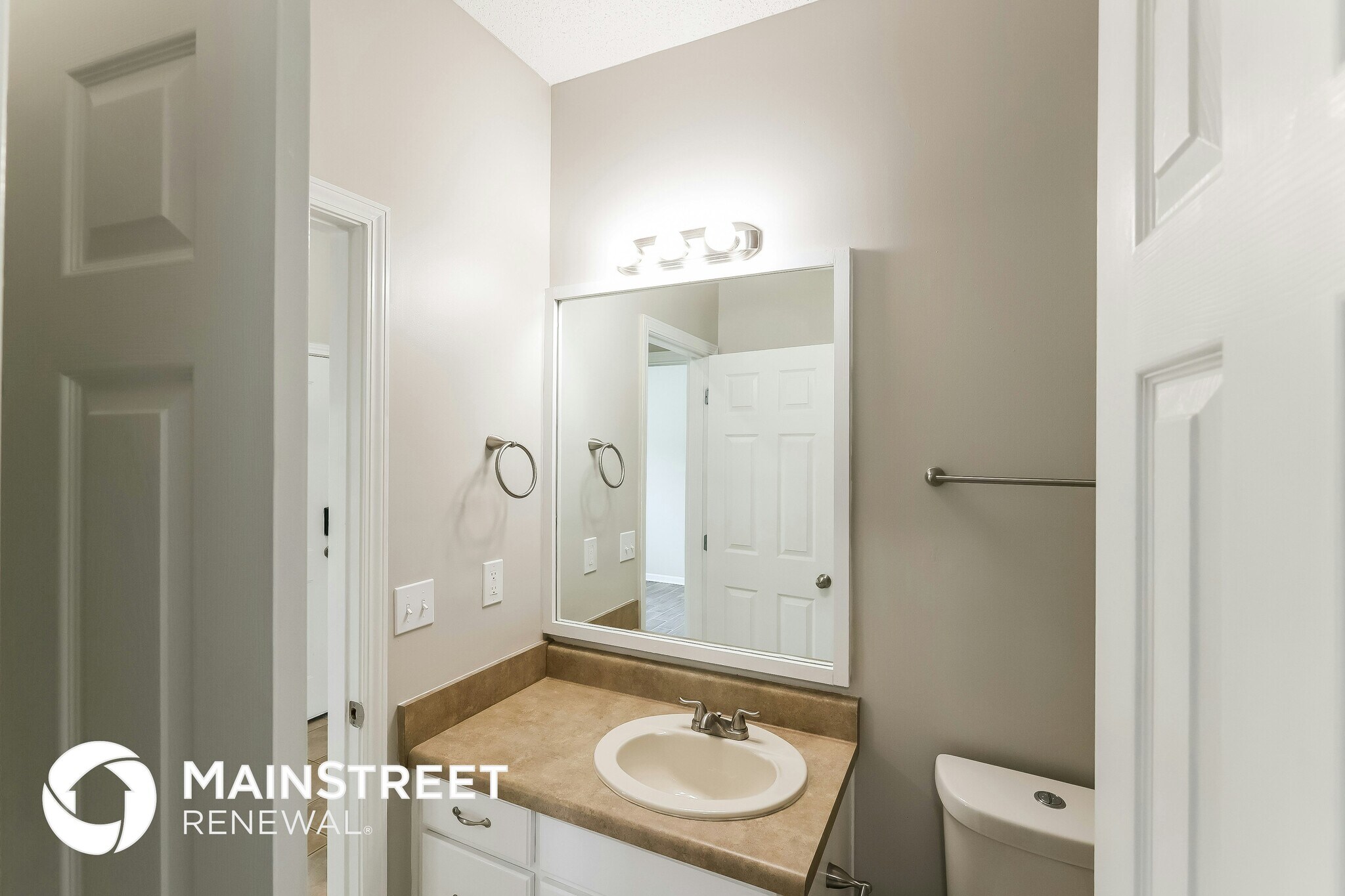 Building Photo - 13923 Highland Pointe Dr