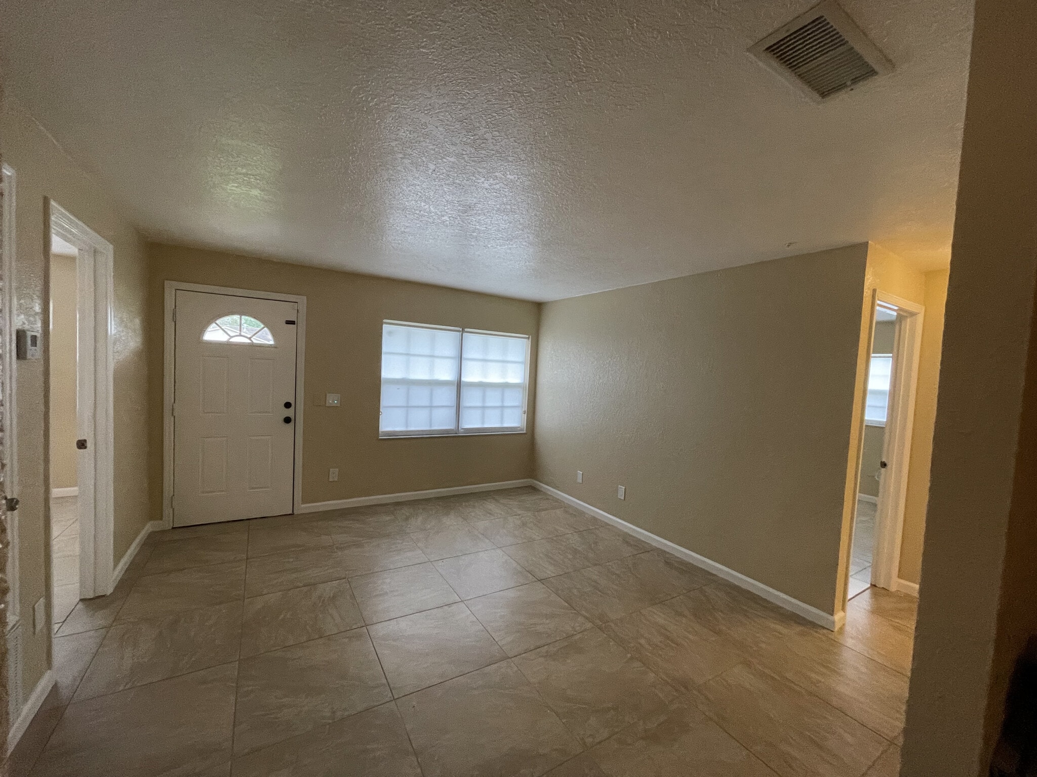 Building Photo - 3211 Jersey Ct