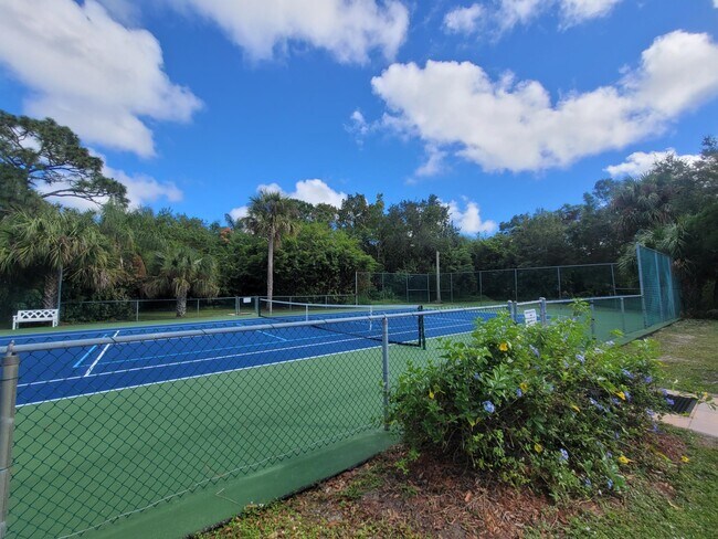 Building Photo - 502 Cross Creek Cir